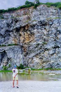 Cliff in quarry at Thaa Yai Tim