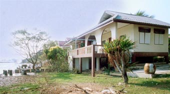 Outside view. You can picnic in front of the house.